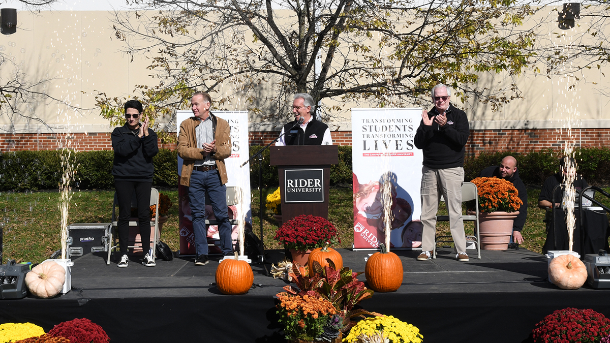 Campaign announcement at Homecoming